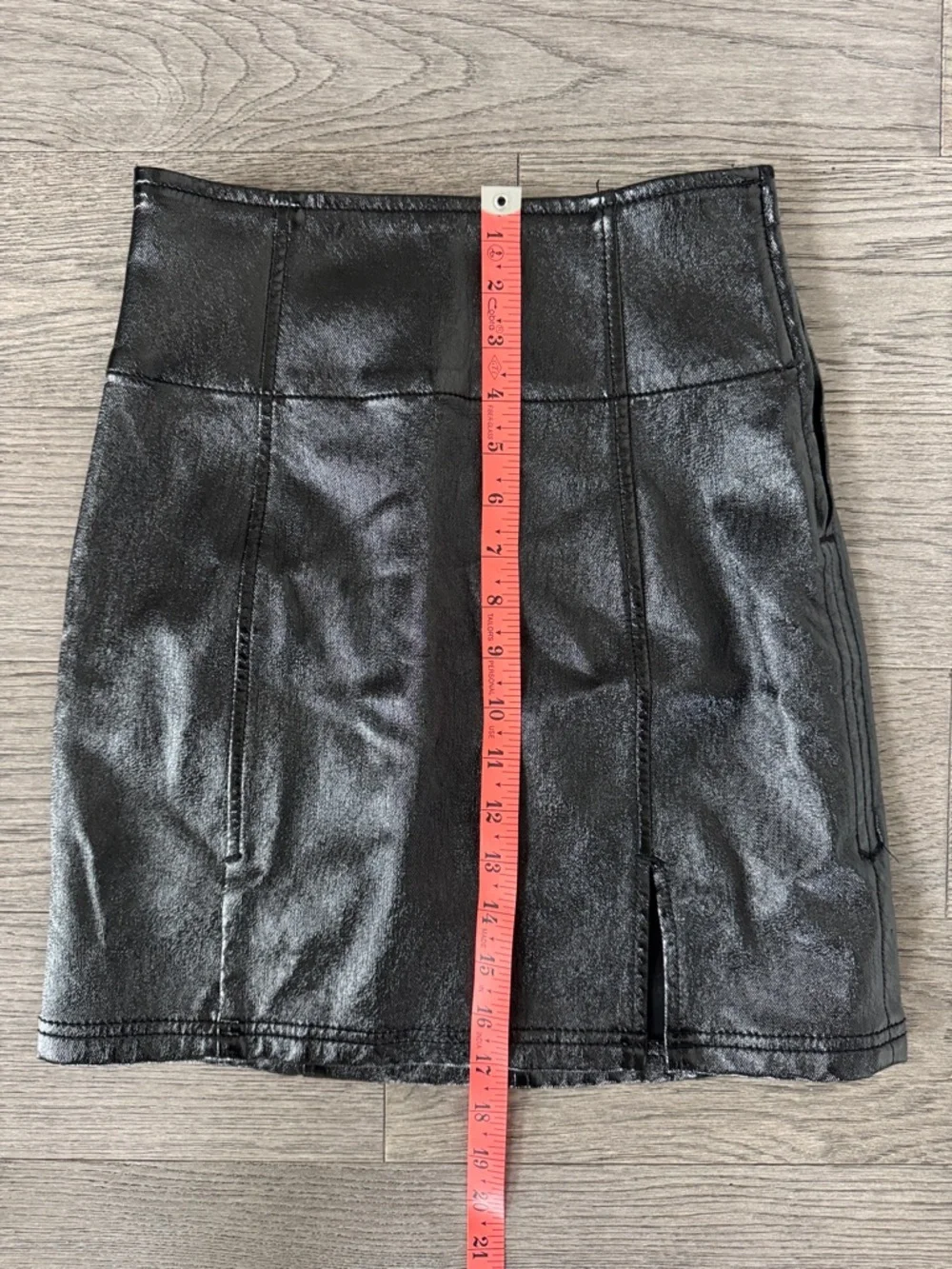🌼FREE PEOPLE🌼 Holding Onto A Dream Coated Black Faux-Leather Mini Skirt, Size 2
